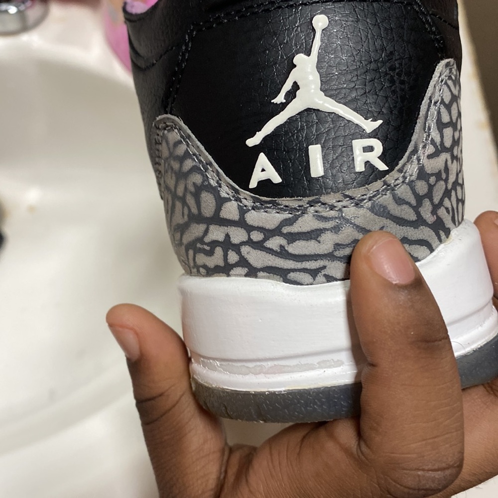 Shoes - Picture 2 of 4